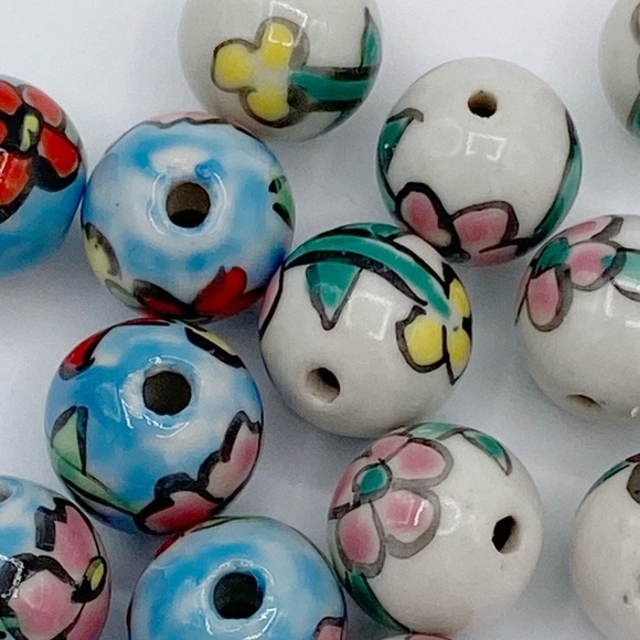 Vintage Porcelain Ceramic Beads Lot of 16 Beads - Picture 2 of 5